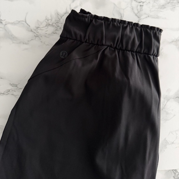 Lululemon Cropped Black Stretchy Pants - Picture 2 of 5